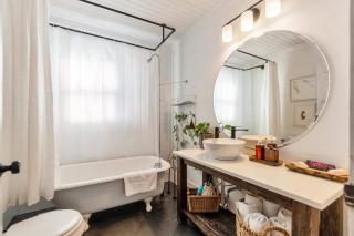 Red Door Bungalow Downtown Pensacola - 4