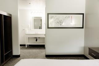 Quality Inn & Suites Lathrop - 9