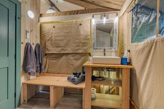 Nature Retreat Cozy tentHVACSpa Bath - 5