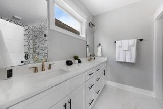 Legends on Lucile - 1