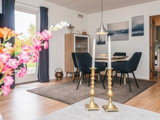 6 person holiday home in Ørsted-By Traum - 7
