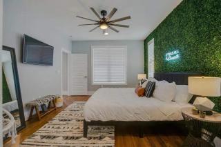 Downtown Stunner - 9