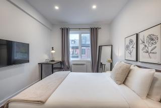 Modern 2BR - 2 Full Bathrooms - Trendy Griffintown - 8