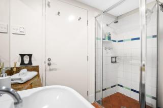 Resort-Style 3-Bedroom Getaway with King Beds & Private Pool - Darwin - 2