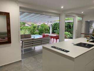 Bas de villa avec piscine - 7