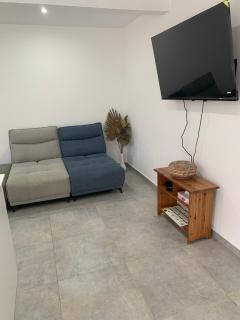 Bas de villa avec piscine - 3