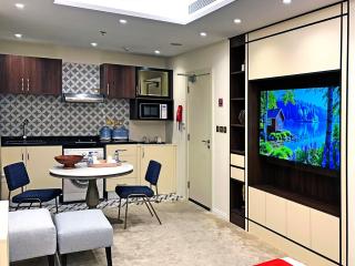 Hotel Majestic Inn - Madinat Khalifa - 3