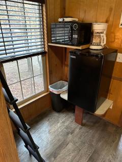 Quaint Cabin for a Rustic Getaway in Nashville, Indiana - 7