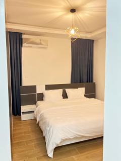 East Airport Apartments - 0