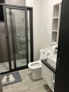 East Airport Apartments - 6