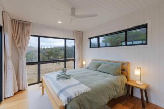 Off-Grid Farm Stay with Scenic Views - 0