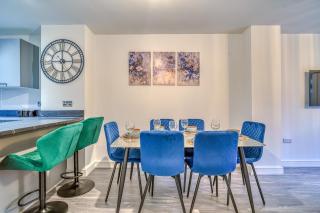 Brand New 4 Bed House - 7