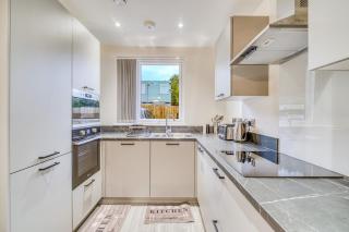 Brand New 4 Bed House - 6