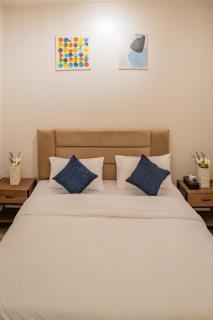 Modern apartment with a living room and a hall with smart entry Al-Murooj neighborhood A18 - 9