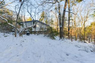 Trail Access On-Site Gorgeous MCM Deck House! - 4
