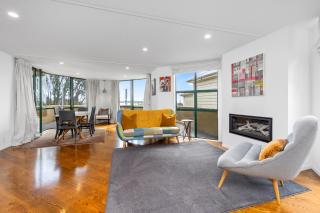 Bespoke Stays - Cozy Devonport Hideaway - 0