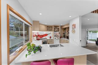 Bespoke Stays - Breath Of Style - 5