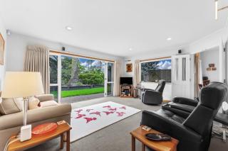 Bespoke Stays - Breath Of Style - 2