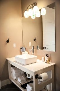 Private Romantic Cottage for an Unforgettable Couples Retreat to Texas Hill Country near Dripping Springs, Texas - 4