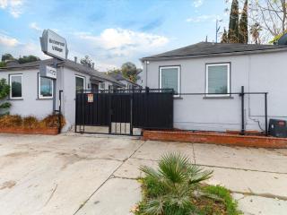 Cozy Studio, Studio City Unit 2 - 1