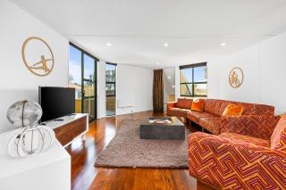 Bespoke Stays - Cozy Devonport Hideaway - 2