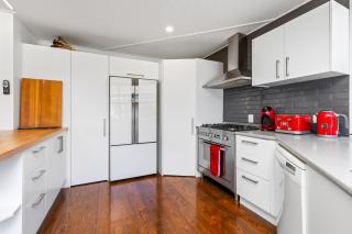 Bespoke Stays - Devonport Hideaway - 5