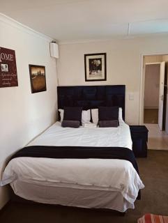 Rose-Lee Cottage - 9