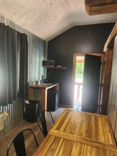 Rustic Cabin Perfect for Small Groups with Picnic Space in Indiana - 6