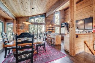 Free Ski Shuttle! Spacious Northstar Resort Cabin - 6