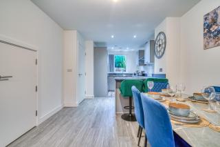 Brand New 4 Bed House - 5