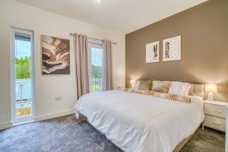 Brand New 4 Bed House - 6