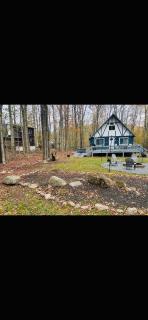 Cozy Chalet in Arrowhead Lake, PA - Hot tub and Fire Pit - Arrowhead Lake - 3