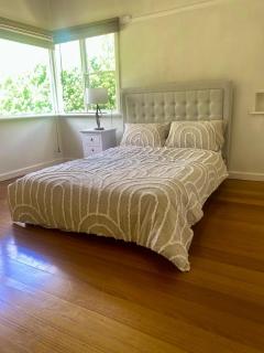 Comfy & Budget-Friendly Home in Balwyn - Quiet & Close to Melbourne CBD - 7