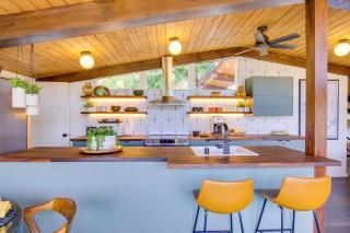 Whidbey Island Oasis Walk to Beach, Hot Tub, View - 3