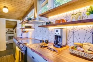 Whidbey Island Oasis Walk to Beach, Hot Tub, View - 1