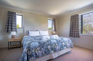 Tranquil Tekapo Stay Near Lake With Mountain Views - 5