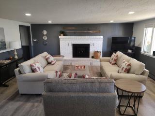 Wixom Lake / River and Game Room - 0