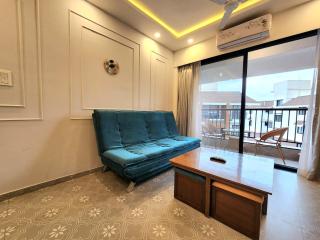 Botanical 1BHK Retreat - Mangrove View, Pool, Parking - Near Beach - 9