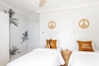 Ocean View Coastal Haven in Burleigh Heads - 3