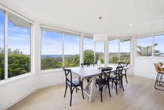 Spacious 5-Bed Beach House with Ocean View - 7