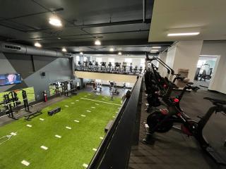 Luxury Downtown Apt with Parking, Gym, and Indoor Pool - 5