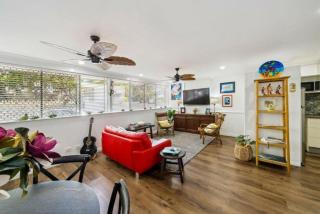 Beachfront Burleigh Getaway! - 2