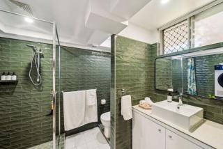 Beachfront Burleigh Getaway! - 6