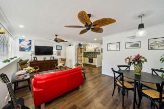 Beachfront Burleigh Getaway! - 5