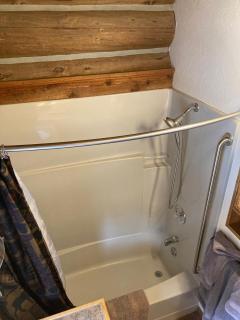 Relaxing Glamping Vacation: Fantastic Log Cabin with a Hot Tub in Darby, MT - 8