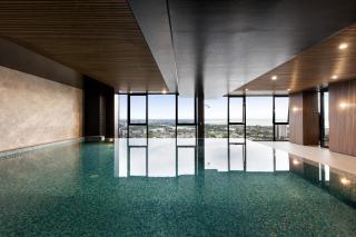 Free parking - 2 bed 2 bathroom modern apartment - 9