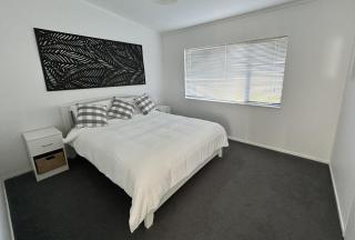 Kai Iwi Lakes - The Shores Lakefront Retreat - 3