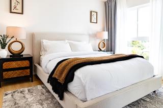 Grand 4-Bedroom - Brand New - Free parking and Patio - 8