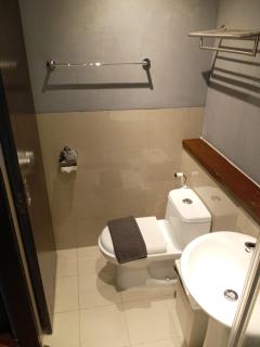 Studio Unit at The Beacon Makati - 8