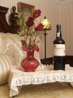 Elegant Room for a Romantic Getaway near Warren, Pennsylvania - 8